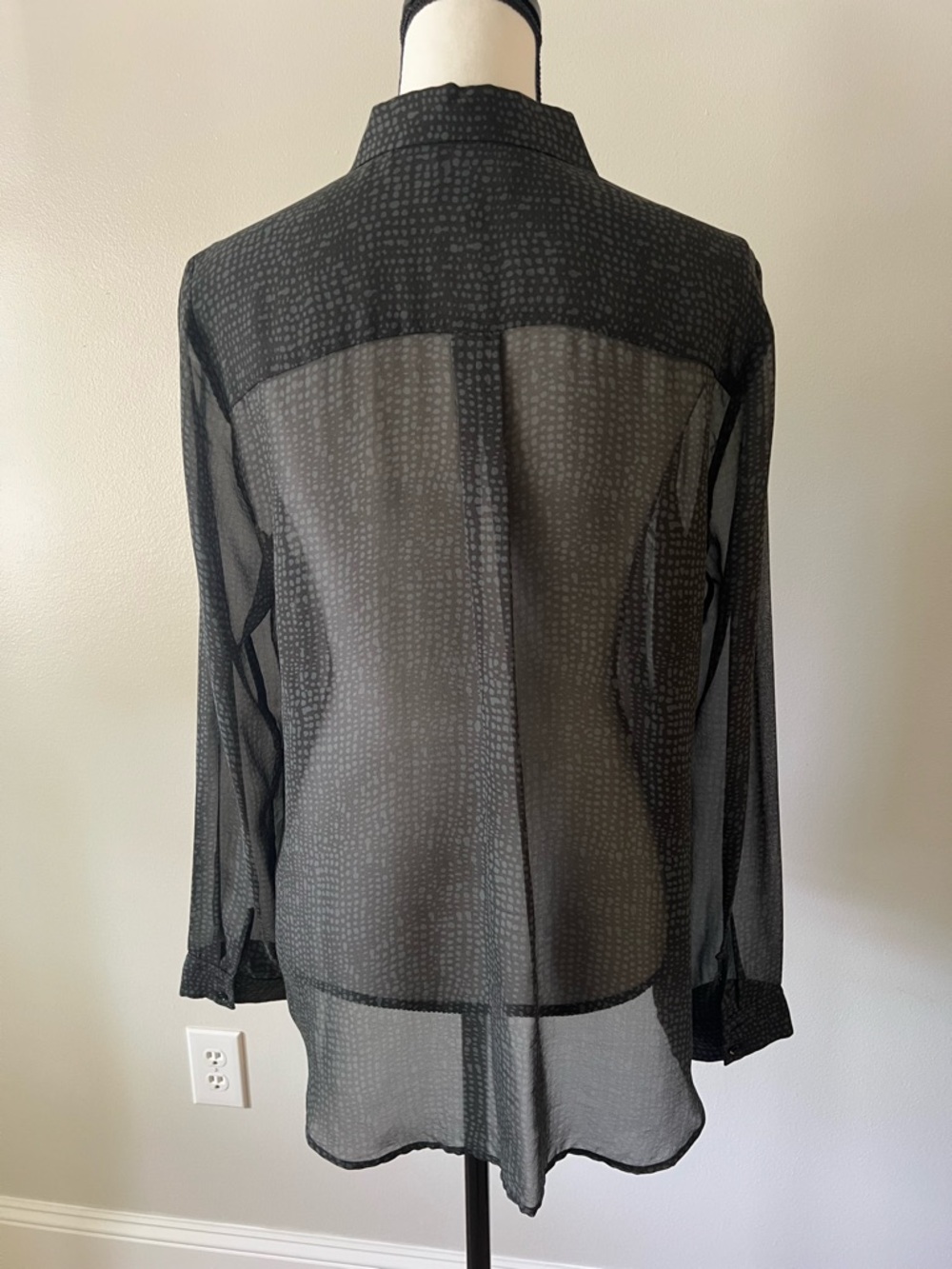 Eileen Fisher 100% Silk Sheer Pebble Print Button Down Blouse Black Medium